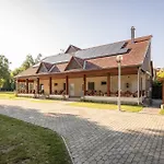 Heu Réka 4*