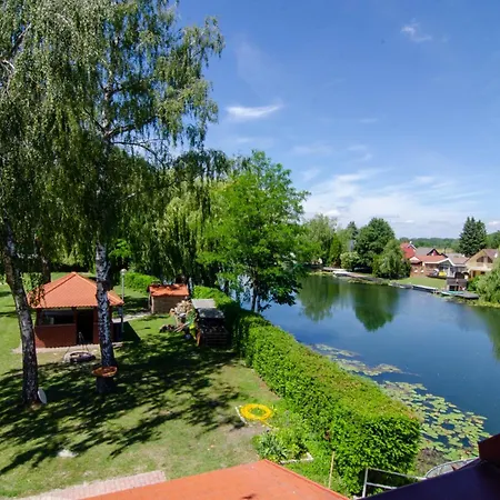 Szigetkoez Szive & Rendezvenyhaz 招待所 4*