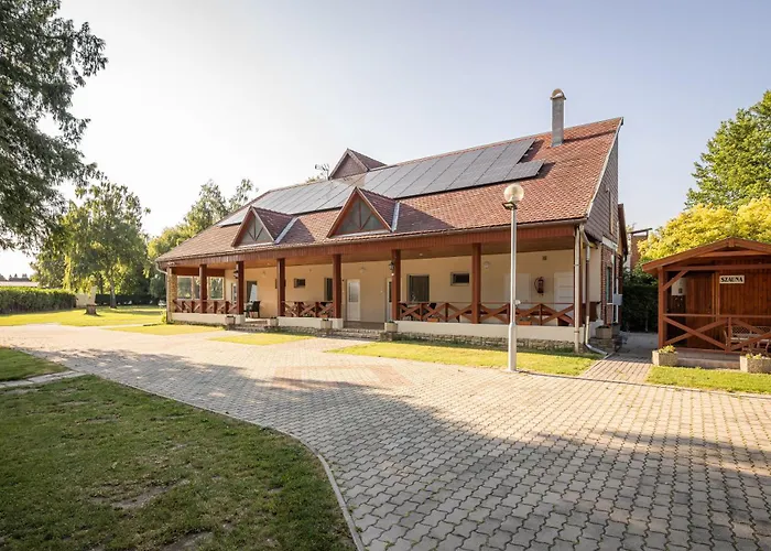 Szigetkoez Szive & Rendezvenyhaz 4*