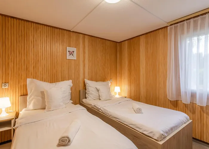 Szigetkoez Szive & Rendezvenyhaz ゲストハウス 4*