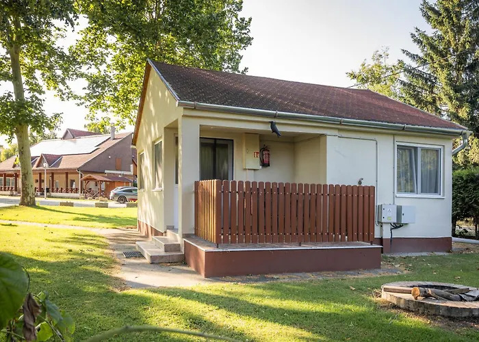 Pensiune Szigetkoez Szive & Rendezvenyhaz 4*
